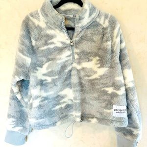 Calvin Klein Performance Women's Long Sleeve Raglan 1/4 Zip Crop Pullover